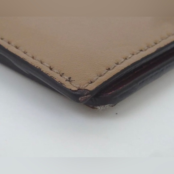 FENDI Leather Single Studs Bifold Wallet 🤩❤️🔥 - Picture 17 of 17